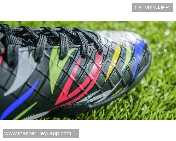 安踏儿童足球鞋助力小球员成长开启快乐足球之旅 安踏儿童足球鞋助力小球员成长开启快乐足球之旅