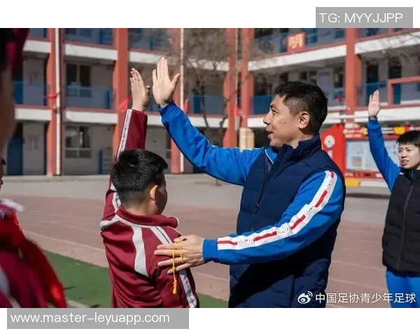 足球爱心庆祝活动精彩瞬间展现团结与友谊的美好时刻